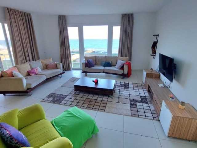 آپارتمان 3+1 کاملا مبله برای فروش در سایتی با منظره دریا در فاماگوستا گلسرن