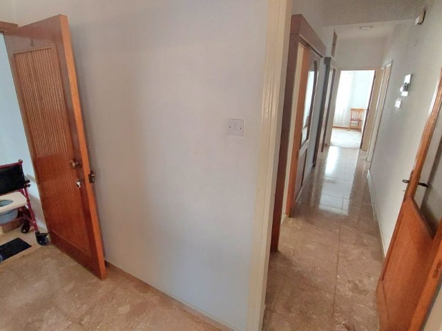 Large Flat for Rent in Köşklüçiftlik, Nicosia, Opposite Street of Witch Bar