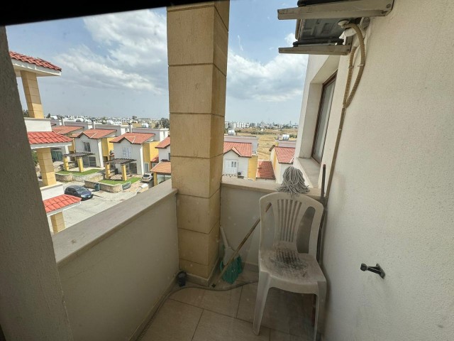 Teilmöblierte 3-Zimmer-Wohnung ZU VERKAUFEN in toller Lage im Nikosia-Kızılbaş-Gebiet!
