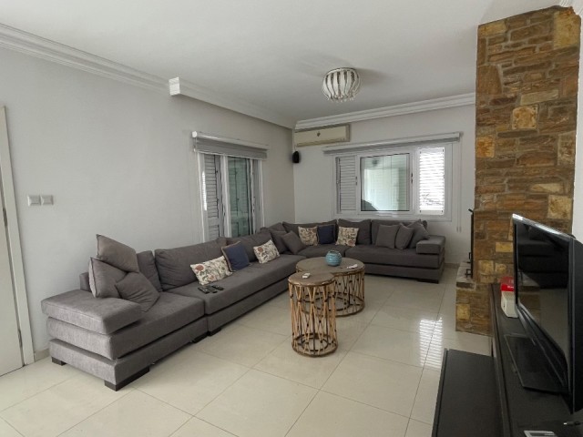 3+2 Semi-detached Villa for Rent in Küçük Kaymaklı