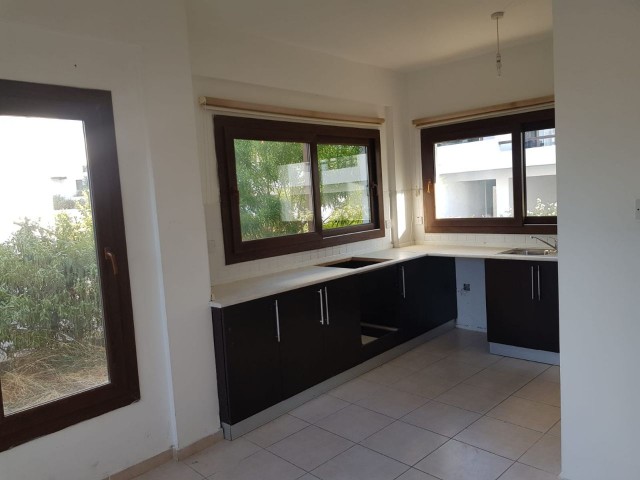 Detached Villa Opportunity in Girne-Yeşiltepe! ** 