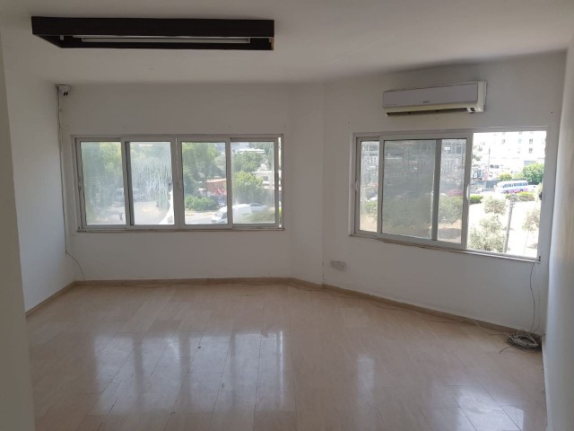 2 + 1 OFFICE FOR RENT ON THE STREET IN THE CENTER OF KYRENIA! ** 