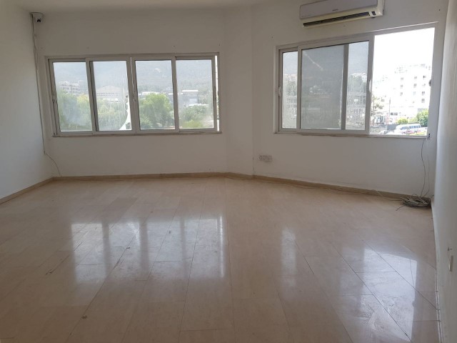 2 + 1 OFFICE FOR RENT ON THE STREET IN THE CENTER OF KYRENIA! ** 