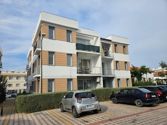 EINE BESONDERE WOHNUNG FÜR ALLE, DIE EINE WOHNUNG MIT GARTEN SUCHEN! INVESTITIONSMÖGLICHKEIT IM ALSANCAK LOTUS PARK!