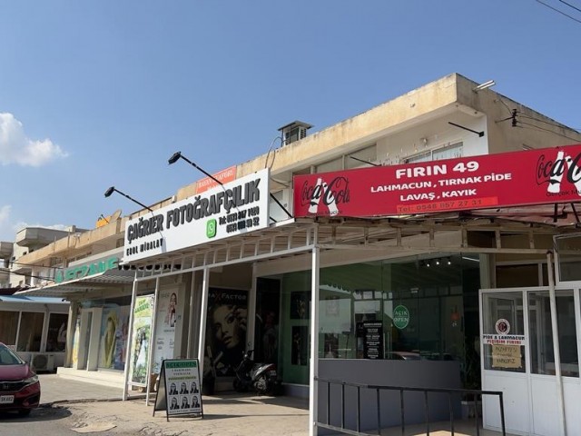 10 Geschäfte an der Hauptstraße in Nikosia Demirhan stehen gemeinsam zum Verkauf. Es finden keine Einzelverkäufe statt. Die Region ist Kapitel 96 Region.05338243701