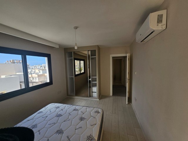 NUSMAR MARKET CİVARINDA CADDE ÜZERİ KİRALIK DAĞ MANZARALI 2+1 YENİ DAİRE!