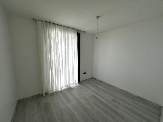 Neu fertiggestelltes 3+1 Penthouse in Dumlupınar!