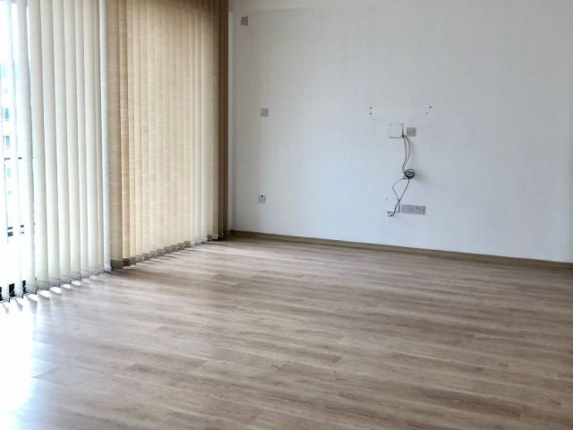 NEW UNFURNISHED 2+1 FLAT FOR RENT WITHIN WALKING DISTANCE TO DEREBOYUN!