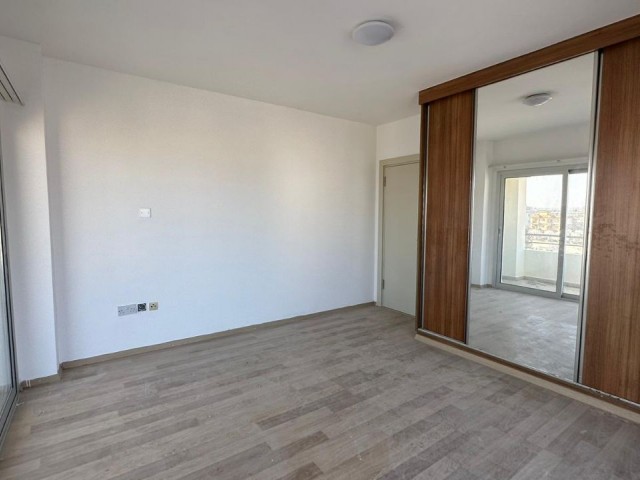 2+1 Penthouse im Zentrum von Famagusta mit einfachem Zugang, geeignet für Investitionen, Aussicht