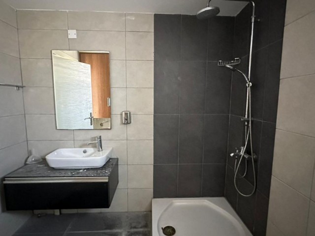 Mağusa Merkezde Ulaşımı Kolay, Yatırıma Uygun, Manzaralı 2+1 Penthouse