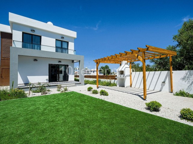 ALSANCAK ALSO HAS BEAUTIFUL VILLAS WAITING FOR YOU THE POOL IS MADE ACCORDING TO THE REQUEST. ** 