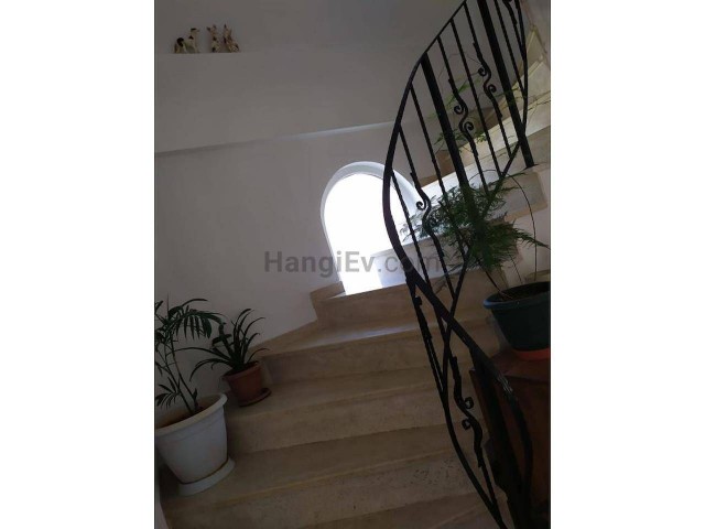 VILLA WITH POOL IN KARŞIYAKA WALKING DISTANCE TO THE SEA ** 