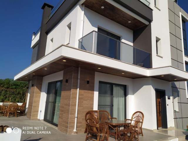 ULTRA LUXURIOUS MODERN VILLA FULLY FURNISHED, COME GET YOUR SPECIALLY MADE LUGGAGE, 2 MINUTES TO THE SEA, FULL VIEW. ** 