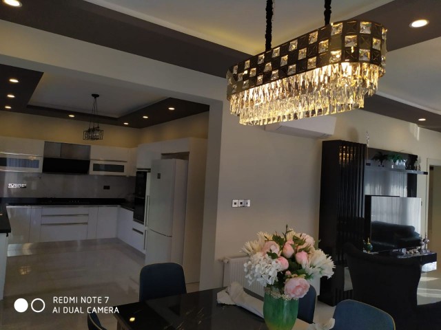 ULTRA LUXURIOUS MODERN VILLA FULLY FURNISHED, COME GET YOUR SPECIALLY MADE LUGGAGE, 2 MINUTES TO THE SEA, FULL VIEW. ** 