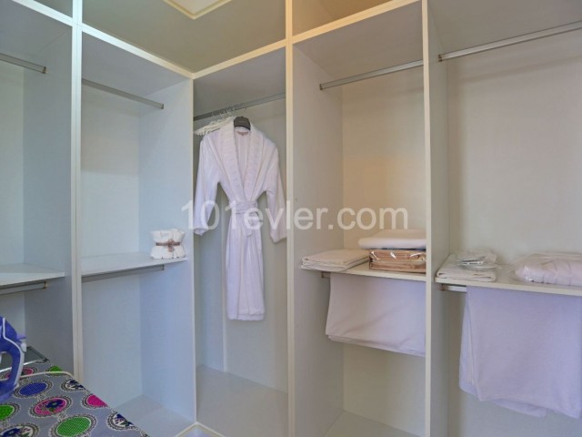 ULTRA LUXURIOUS FLAT IN THE CENTER OF KYRENIA. ** 