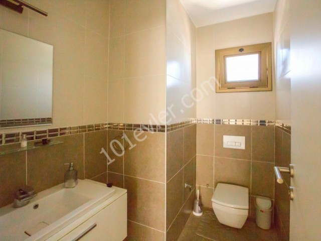 ULTRA LUXURIOUS FLAT IN THE CENTER OF KYRENIA. ** 