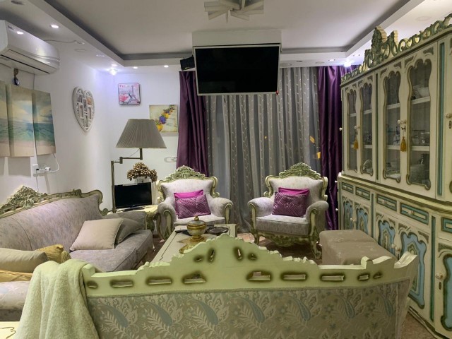 A LUXURY APARTMENT IN THE CENTER OF GIRNE. ** 