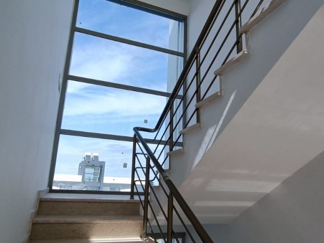 LAPTA IS AN APARTMENT WITH A PRIVATE TERRACE, FURNISHED IN A ZERO-STOREY BUILDING. ** 