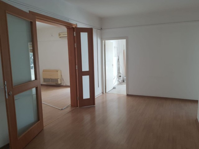 Büro Kaufen in Kumsal, Nikosia