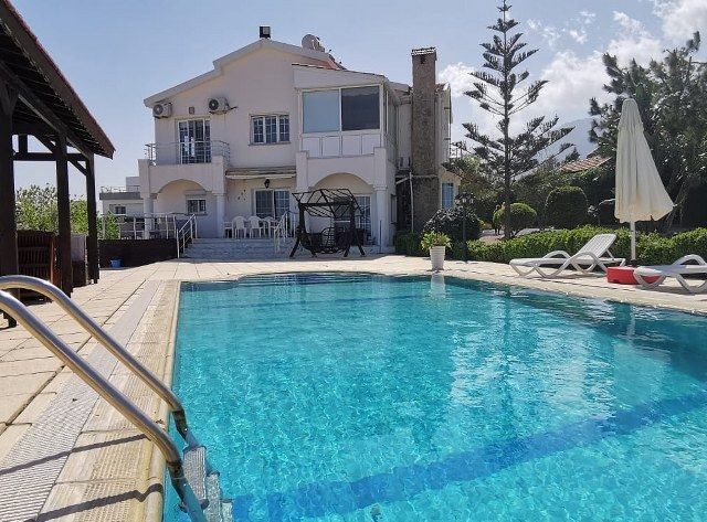 3 BEDROOM  LUXURY VILLA WITH PRIVATE POOL SUPERB SEA VIEWS - SOLE AGENT