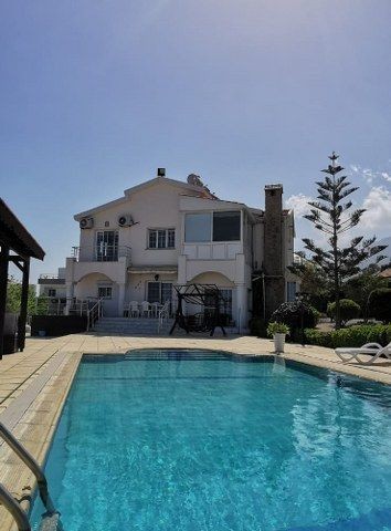 3 BEDROOM  LUXURY VILLA WITH PRIVATE POOL SUPERB SEA VIEWS - SOLE AGENT