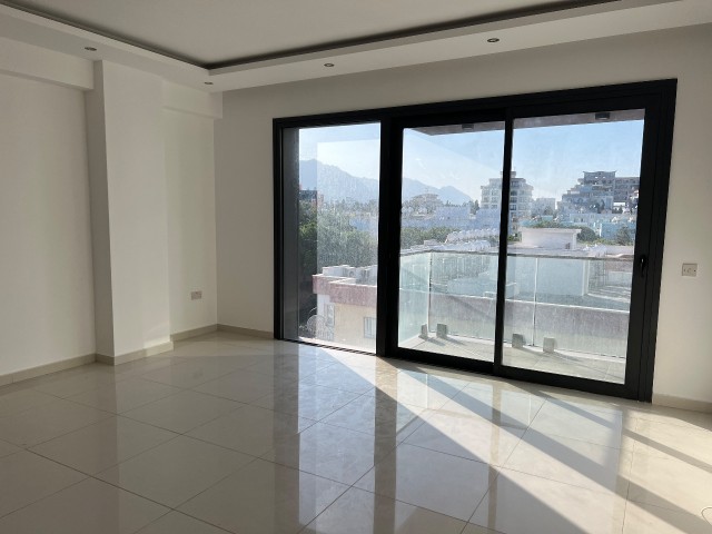 Flat For Sale in Yukarı Girne, Kyrenia