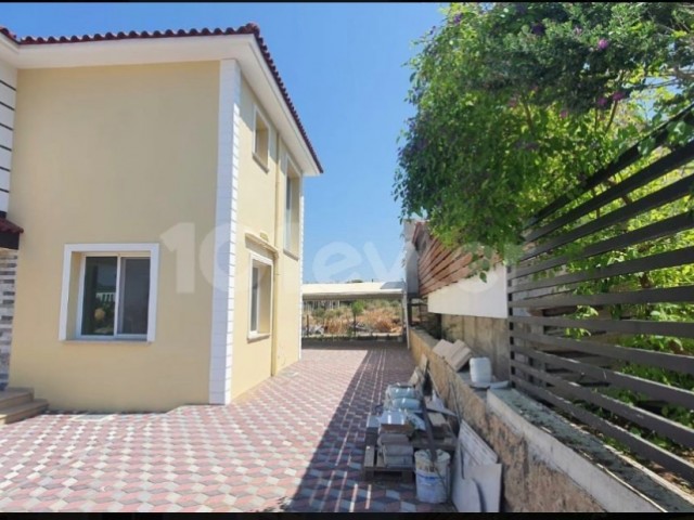 Wunderschöne, hochwertige, gepflegte Villa mit 4 Schlafzimmern in Çatalköy, Girne