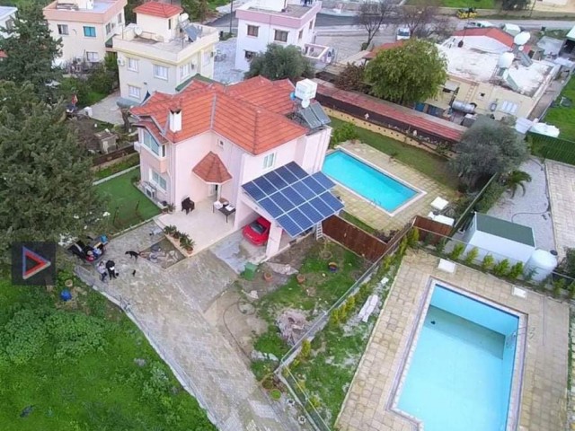 Girne Alsancak Satılık 4+1 Villa