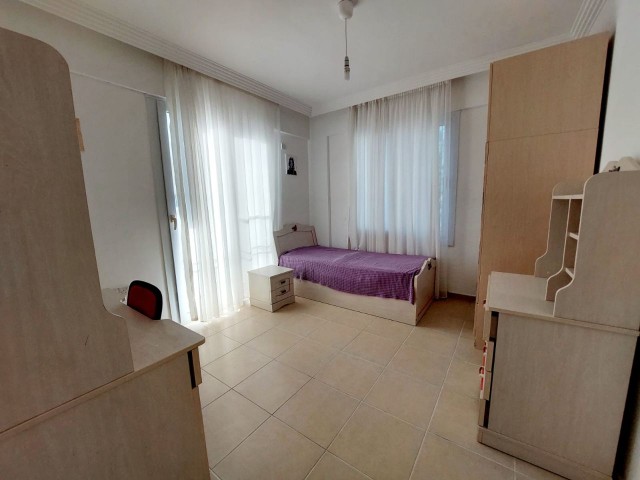 Kyrenia Center 3+1 Wohnung zu verkaufen