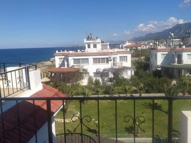 3+1 Penthouse Apartment in Kyrenia LAPTA