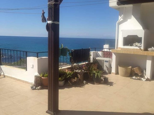 3+1 Penthouse Apartment in Kyrenia LAPTA