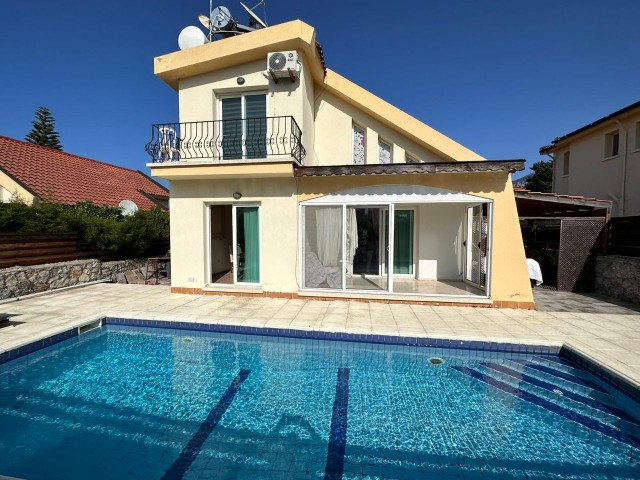 Kyrenia Karsiyaka 3+1 Villa zu verkaufen