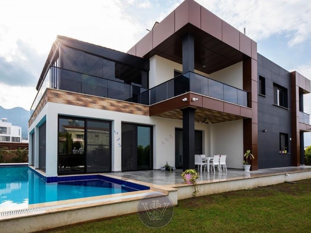 Magnificent 4 bedroom detached villa with private pool and electric panel in Edremit, Girne