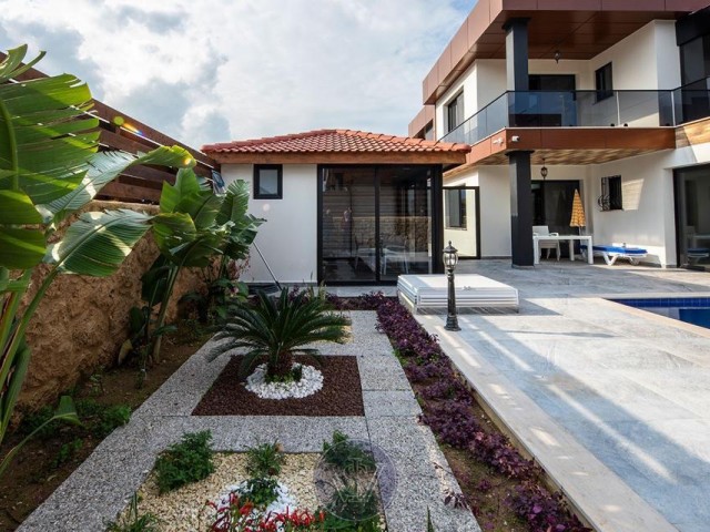 Magnificent 4 bedroom detached villa with private pool and electric panel in Edremit, Girne