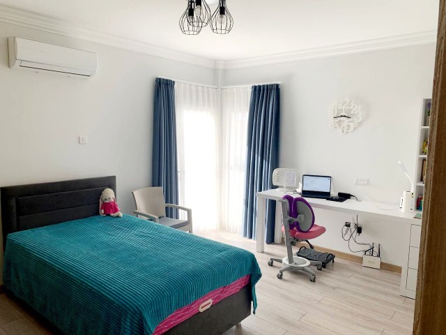 Girne / Çatalköyde satılık 4+1 villa