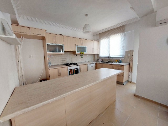 3+1 flat with private terrace for sale in Kyrenia Alsancak