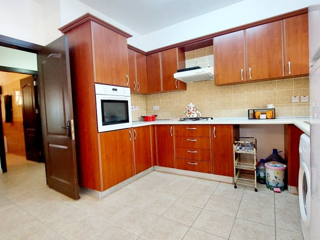 1+1 flat in a complex with a pool in Doğanköy, Kyrenia