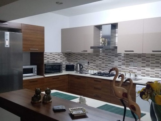 3+1 FLAT FOR RENT IN KYRENIA CENTER WITHIN A 24/7 SECURITY SITE