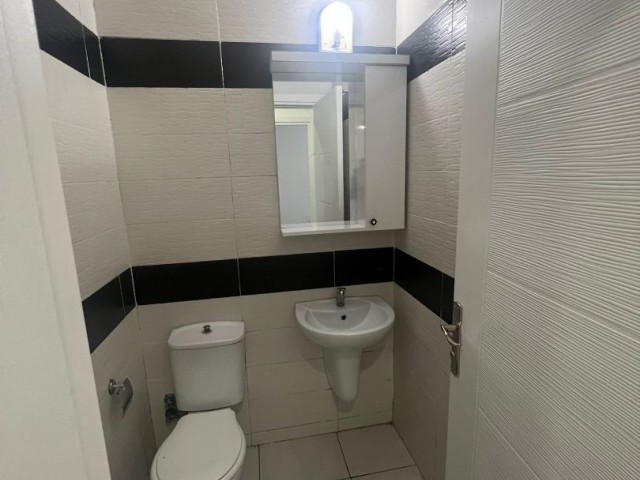 2+1 flat for rent in Kyrenia center