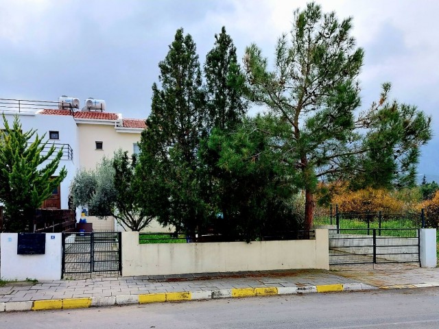 Semi-detached villa for sale in Girne Karaoğlanoğlu (near Gau)