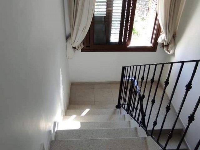 Girne Alsancak Kiralık Villa 5+1