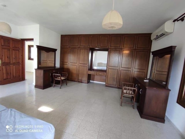 Kyrenia Alsancak Villa for Rent 5+1