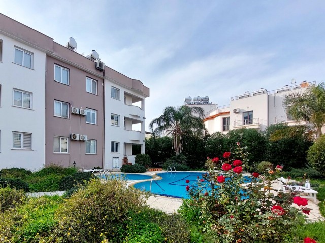 1+1 geräumige Wohnung zum Verkauf in Kyrenia Alsancak