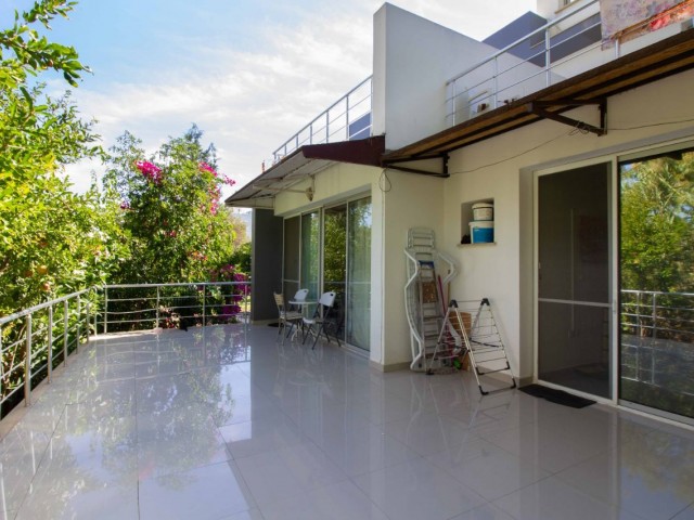 1+1 Wohnung mit Terrasse und Garten zum Verkauf in Girne Karaoğlanoğlu