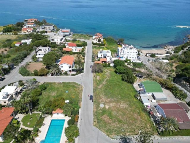 LAND 100 m from the sea for sale in Kyrenia Alsancak, 553 M2