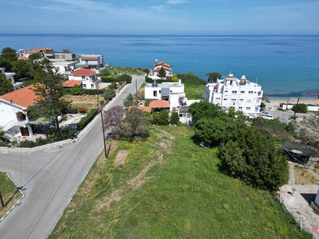 LAND 100 m from the sea for sale in Kyrenia Alsancak, 553 M2