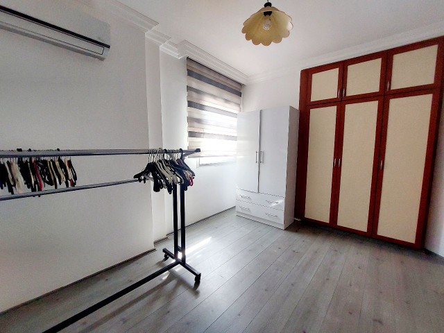 Girne merkezde  Patara sitesinde satılık 4+1 penthouse