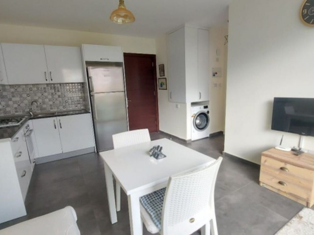 1+1 flat for sale in Kyrenia center with Turkish title