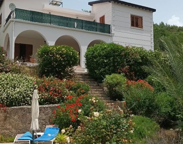 3+1 Villa For Sale in Kyrenia Alsancak