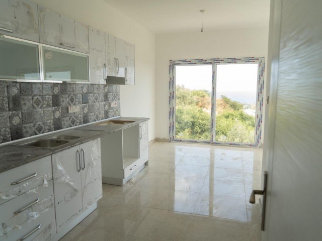 2 + 1 Kyrenia Lapta (80 M2) ** 